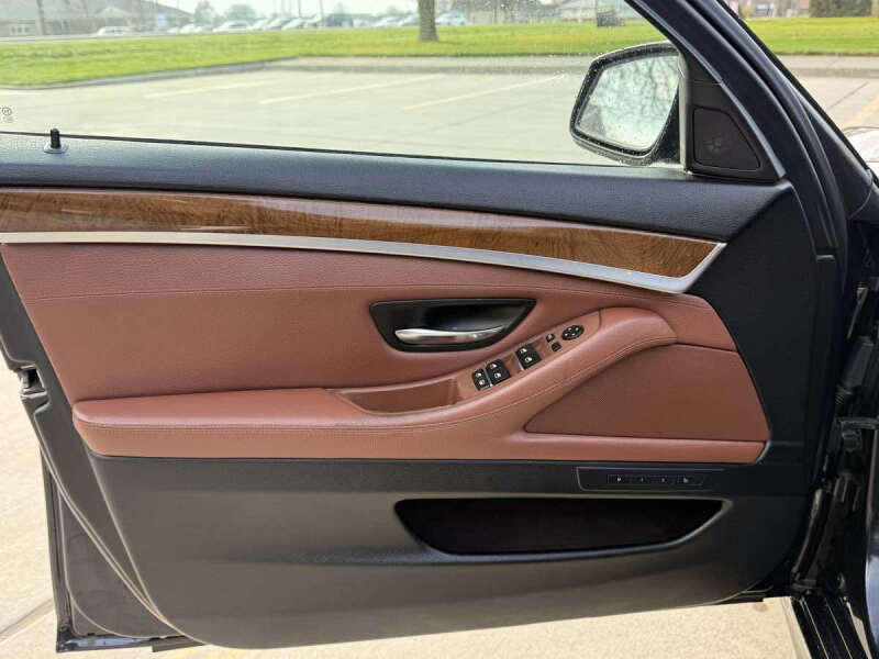 2012 BMW 5 Series 550i xDrive