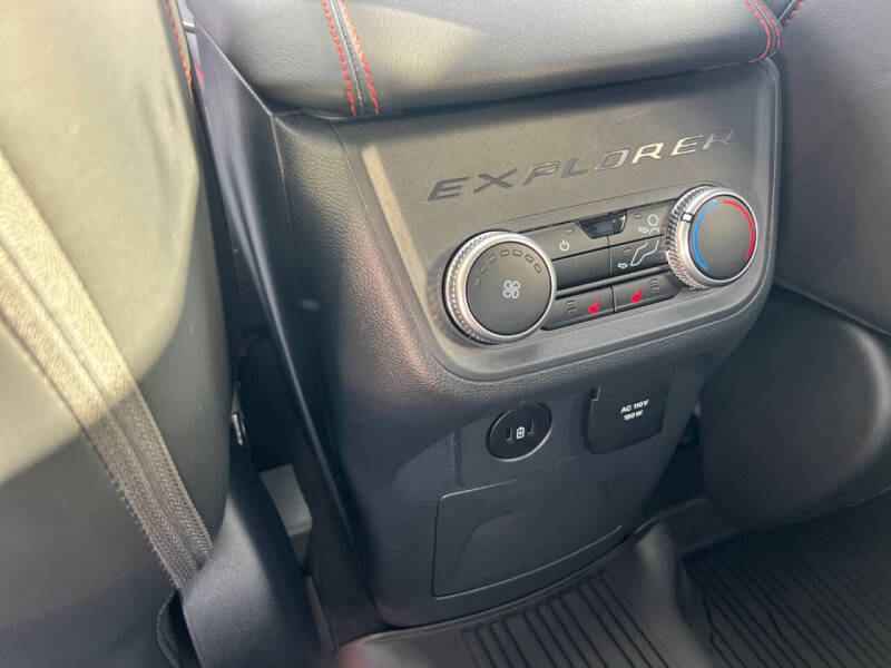 2025 Ford Explorer ST