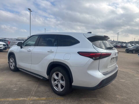 2022 Toyota Highlander L