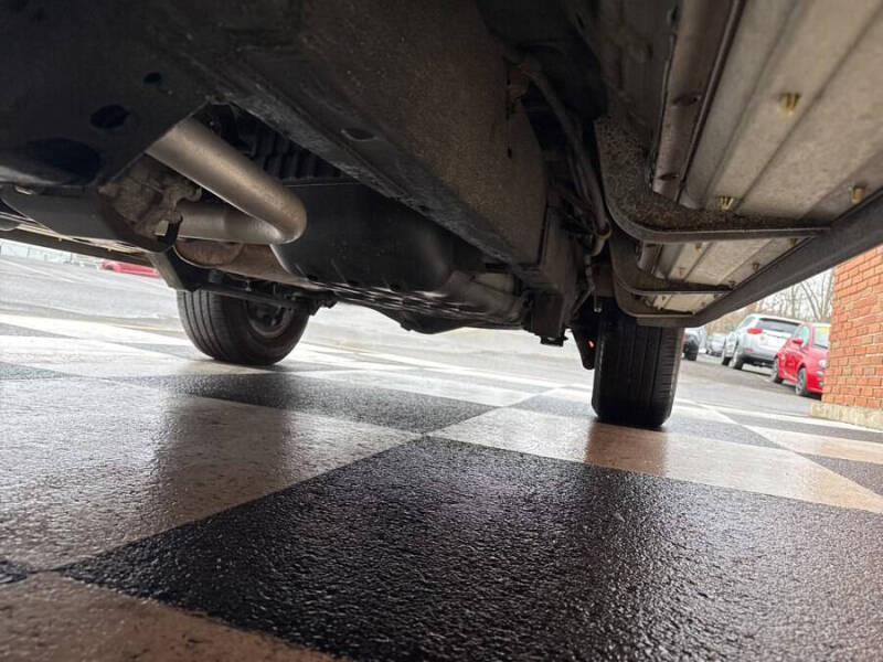 2004 Toyota Sequoia SR5