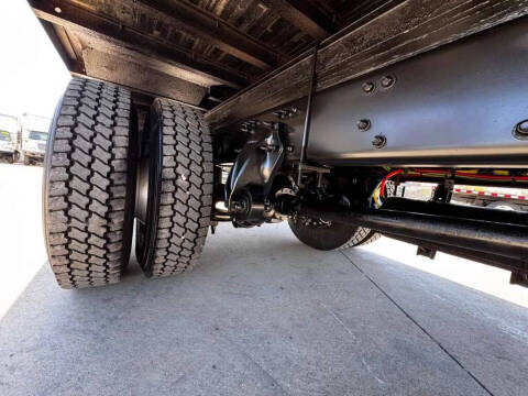 2020 Freightliner M2 106