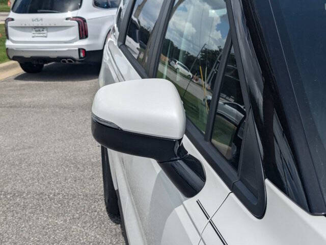 2025 Kia Carnival LX