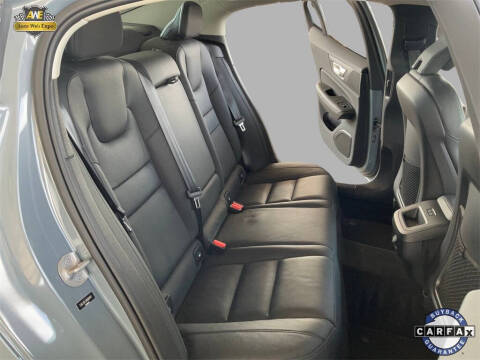 2024 Volvo S60 B5 Plus Dark Theme