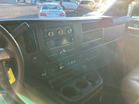 2017 GMC Savana 2500