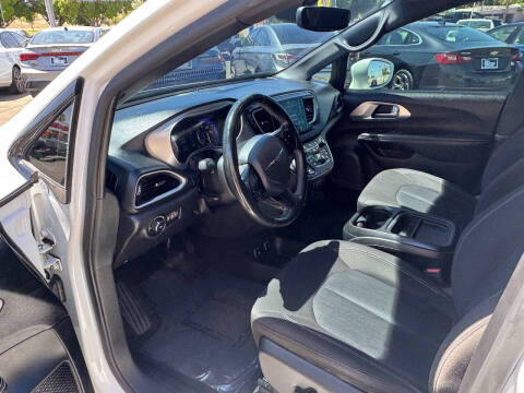 2020 Chrysler Pacifica Touring