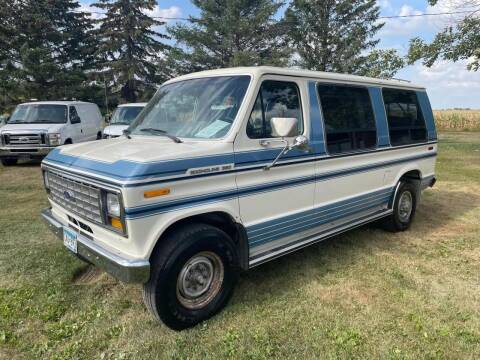 1988 Ford E-Series for sale at COUNTRYSIDE AUTO INC in Austin MN