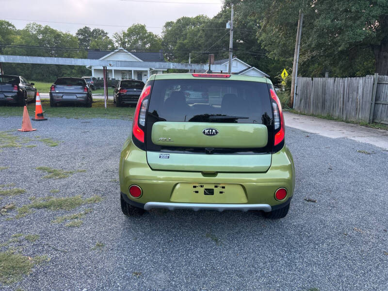 2017 Kia Soul +
