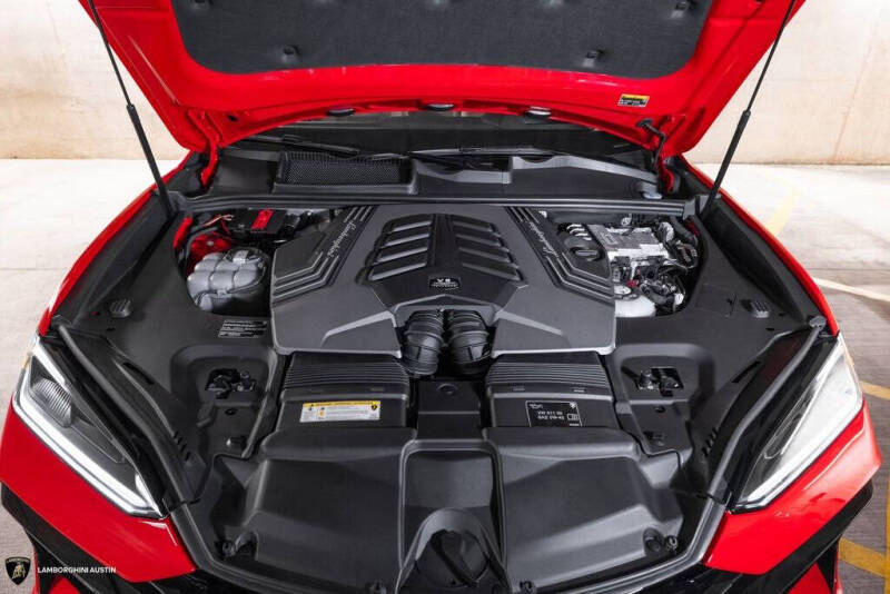 2025 Lamborghini Urus SE