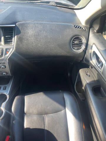 2019 Nissan Pathfinder SL