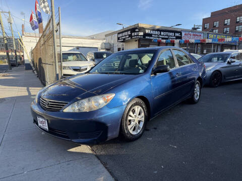 2005 Toyota Camry LE V6
