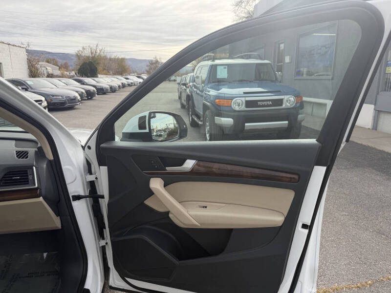 2018 Audi Q5 2.0T quattro Premium Plus