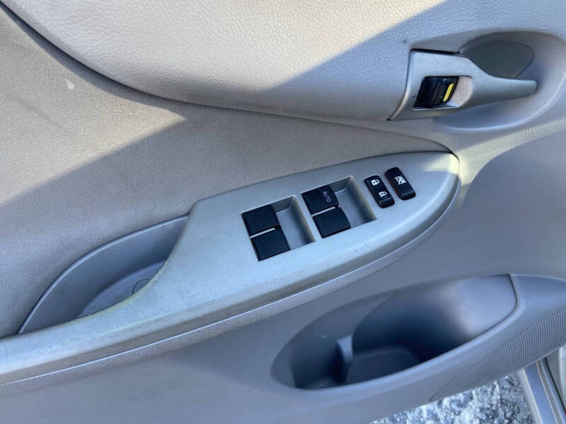 2012 Toyota Corolla LE