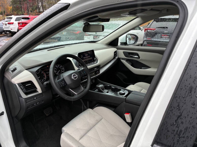 2025 Nissan Rogue SV