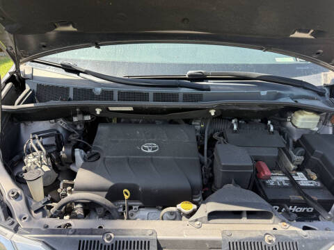 2015 Toyota Sienna XLE 8-Passenger