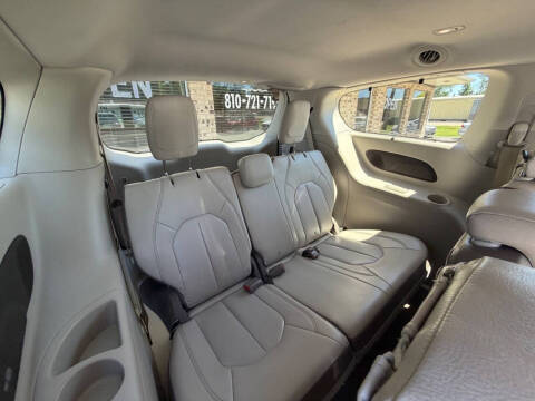 2017 Chrysler Pacifica Touring-L Plus