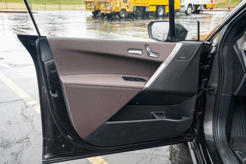 2025 BMW iX xDrive50