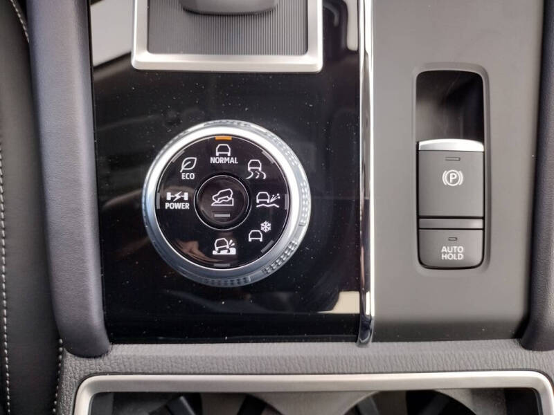 2025 Mitsubishi Outlander PHEV SE