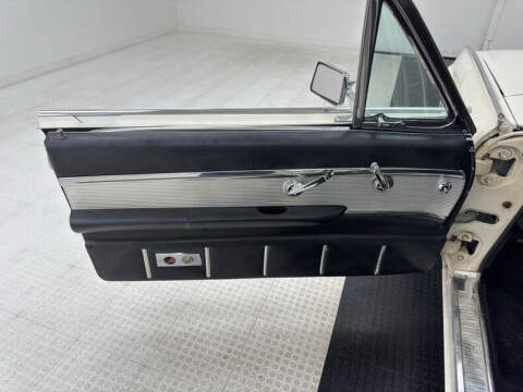 1963 Ford Thunderbird