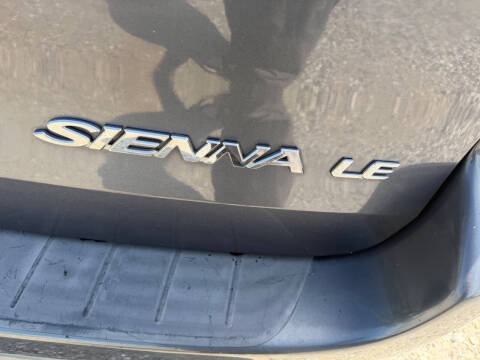 2006 Toyota Sienna LE 7 Passenger