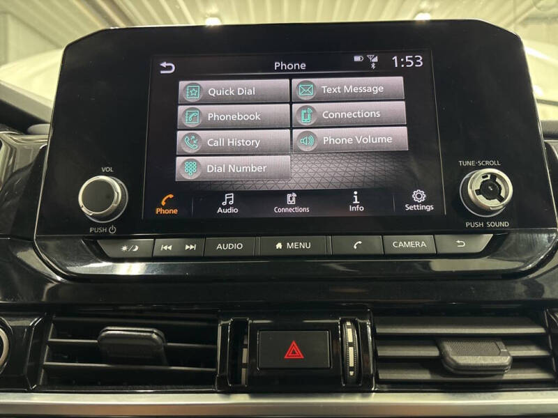 2023 Nissan Pathfinder SV