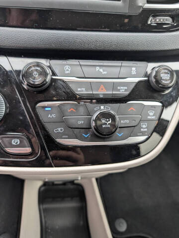 2018 Chrysler Pacifica Touring L