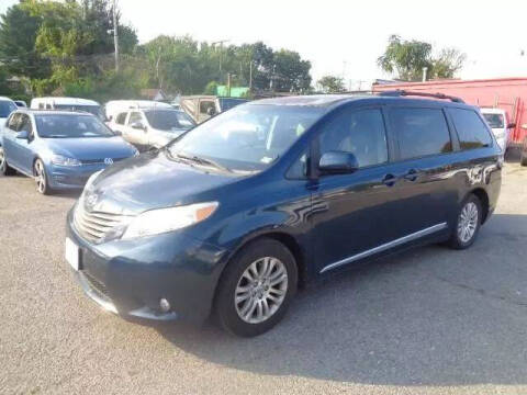 2012 Toyota Sienna XLE 8-Passenger