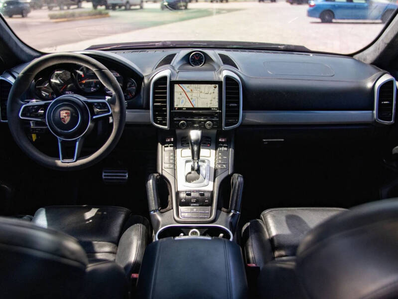 2015 Porsche Cayenne Turbo
