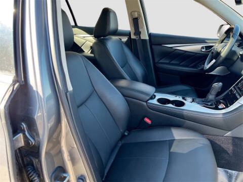 2023 Infiniti Q50 Luxe