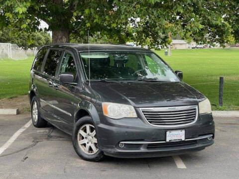 2012 Chrysler Town and Country Touring