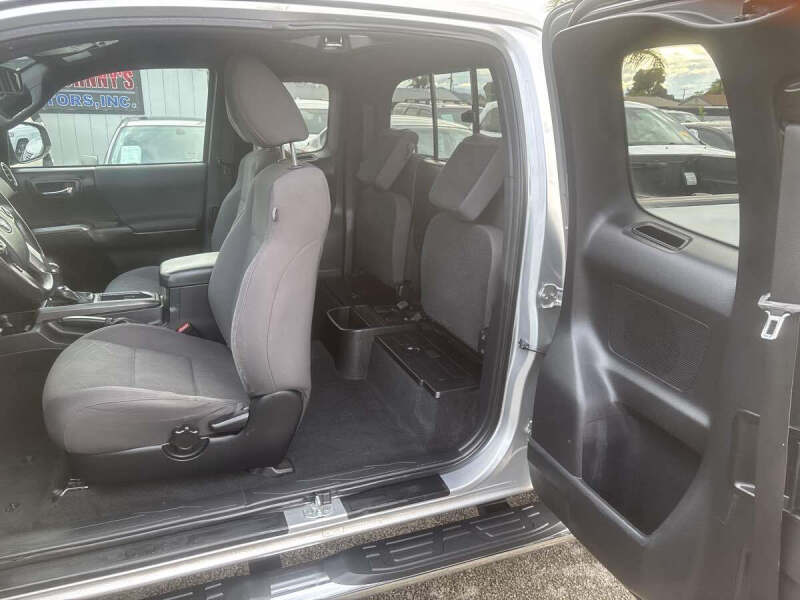 2017 Toyota Tacoma SR5 V6