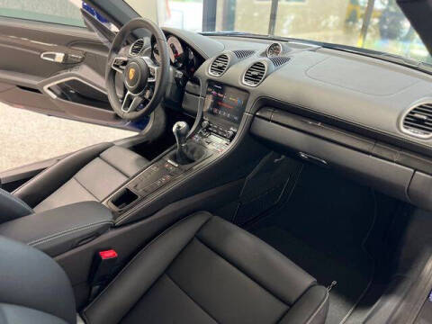 2024 Porsche 718 Cayman Style Edition