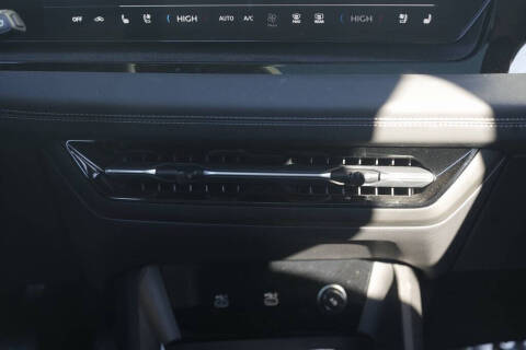 2025 Audi Q6 e-tron quattro Premium Plus