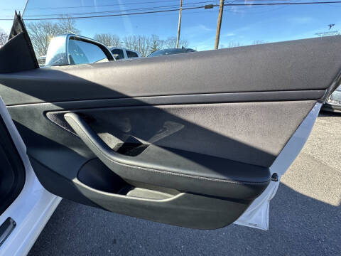 2020 Tesla Model 3 Standard Range Plus