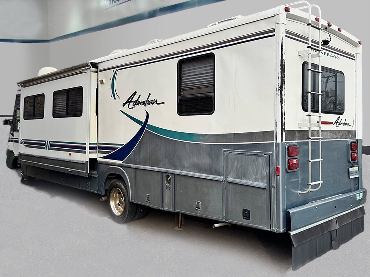 1996 Winnebago Adventurer for sale at Saccucci's Of Schaumburg in Schaumburg, IL