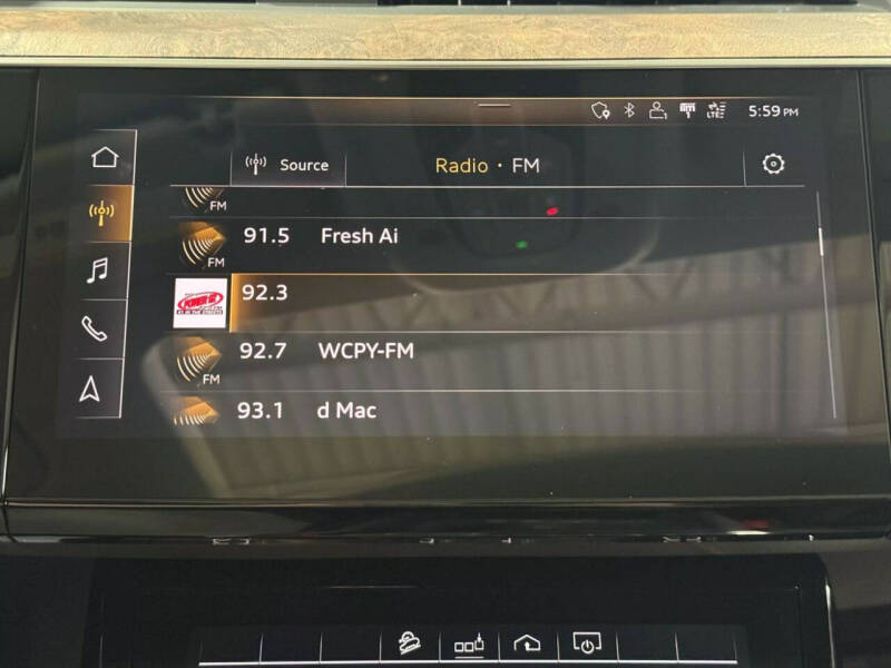 2019 Audi e-tron quattro Premium Plus