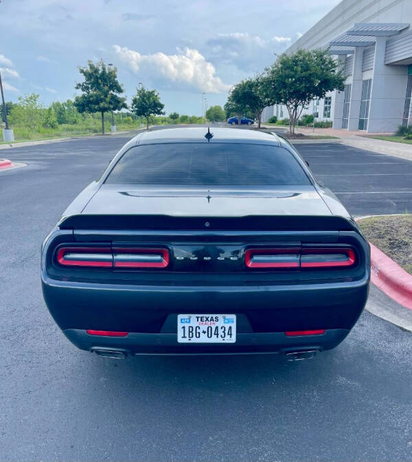 2017 Dodge Challenger SXT Plus