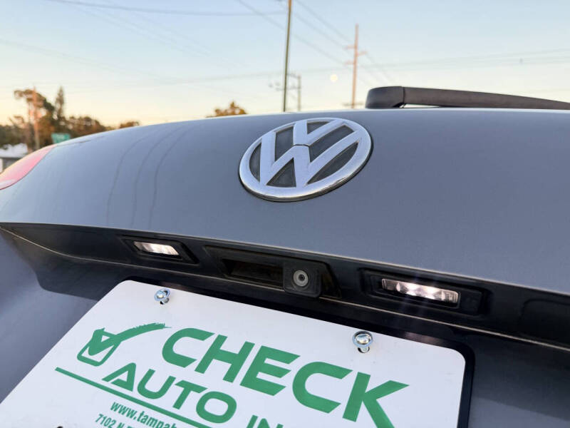 2014 Volkswagen Touareg V6 Sport