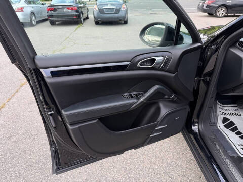 2014 Porsche Cayenne Platinum