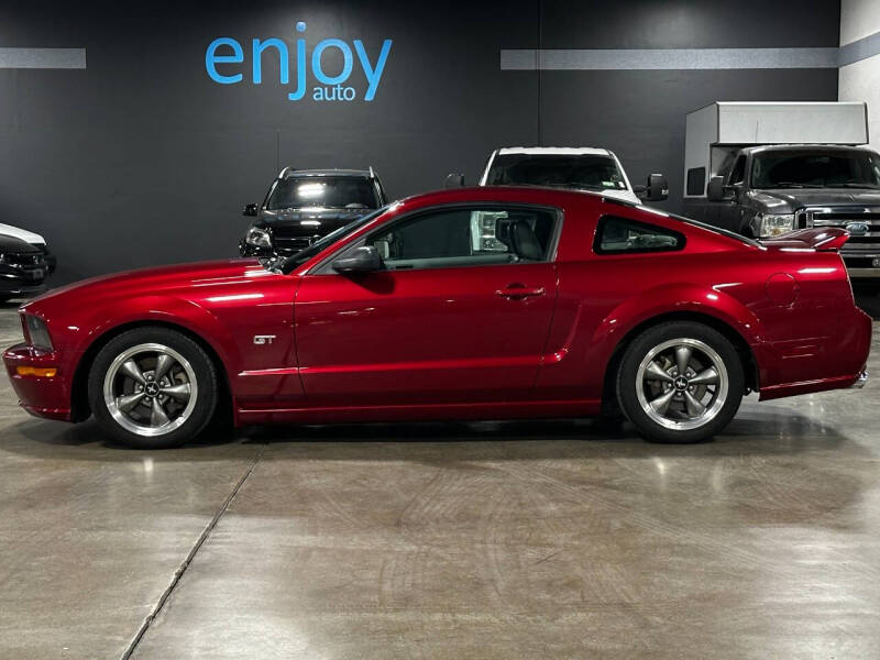 2005 Ford Mustang GT Deluxe