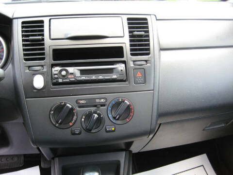 2009 Nissan Versa 1.6 Base