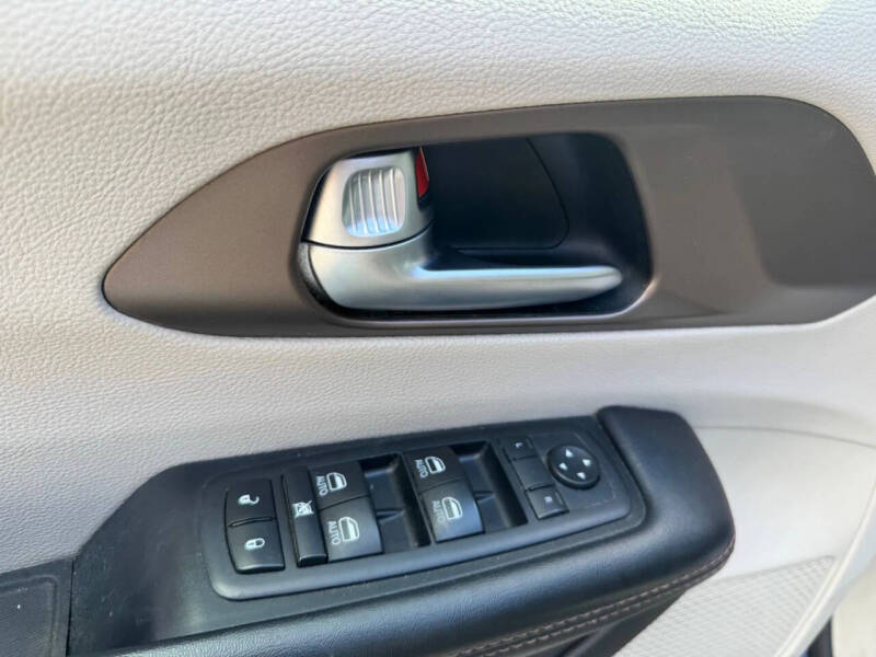 2017 Chrysler Pacifica Touring-L Plus