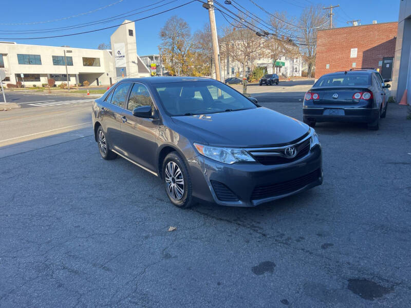 2014 Toyota Camry LE photo 7