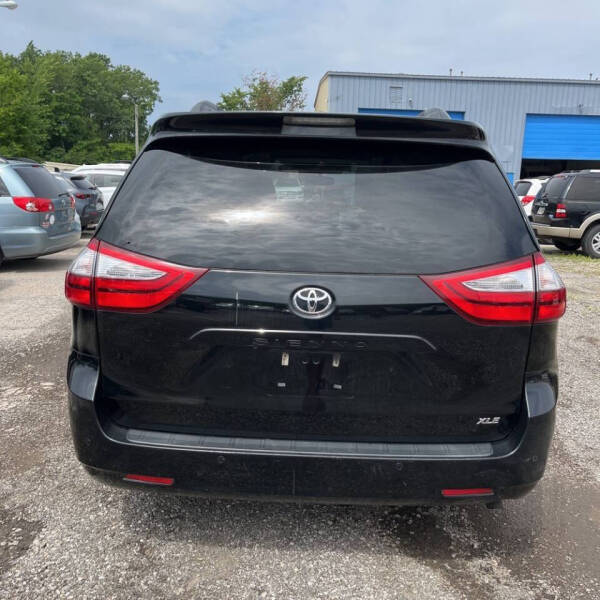 2017 Toyota Sienna