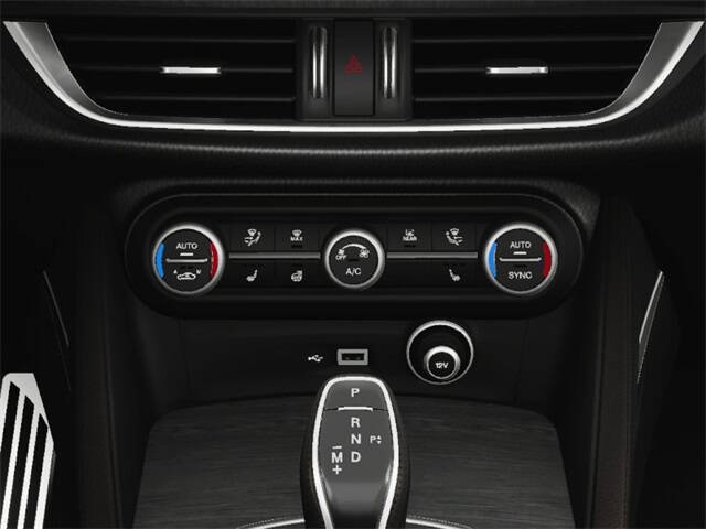 2025 Alfa Romeo Stelvio