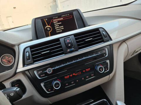 2012 BMW 3 Series 328i