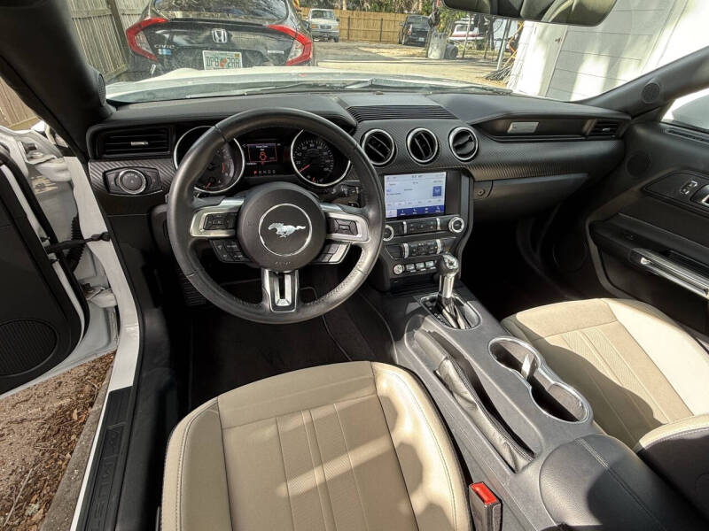 2021 Ford Mustang EcoBoost