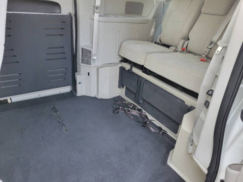 2011 Chrysler WHEELCHAIR VAN