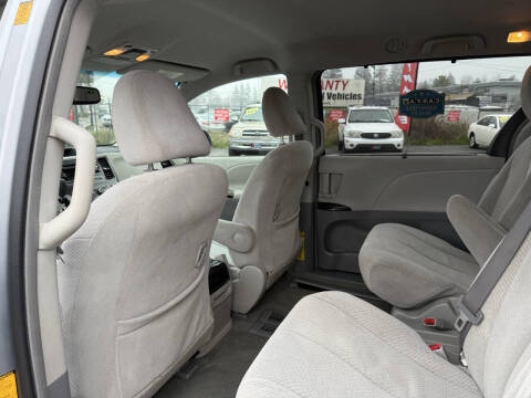 2011 Toyota Sienna LE 8-Passenger