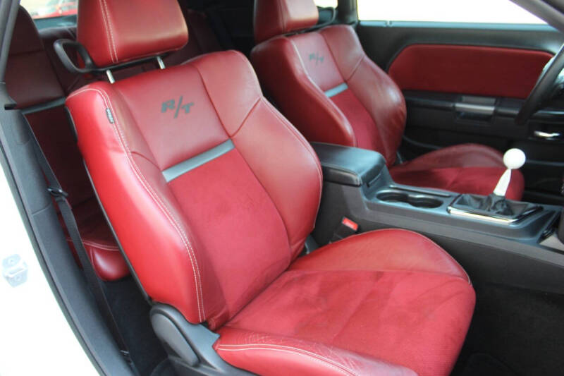 2014 Dodge Challenger R/T Plus