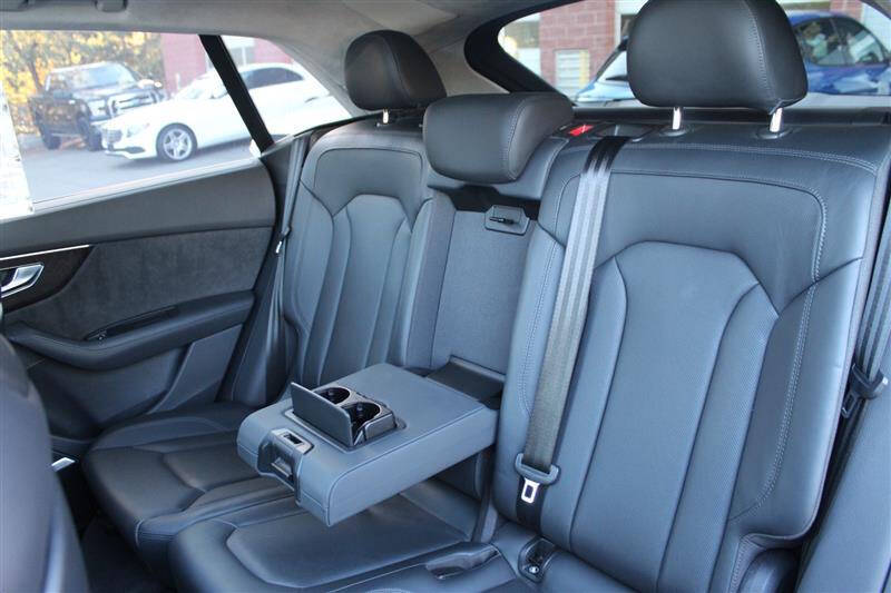 2020 Audi Q8 quattro Prestige 55 TFSI